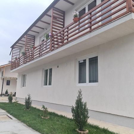 Luca'S Studio 2 ,Close To Therme Bucharest, Airport Otopeni Balotesti Exterior photo
